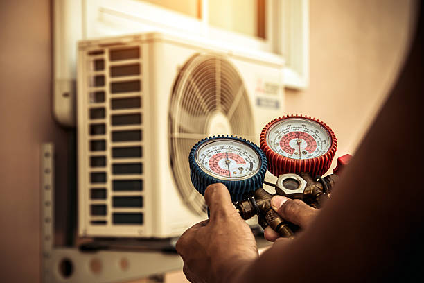 Professional Hvac Maintenance technician working in Tavares, FL
